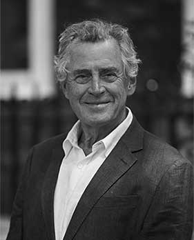 Portrait of Peter Dally, Senior Consultant at Preiskel & Co